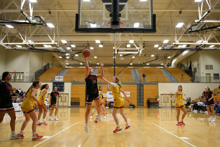 2023-4-2-WAVOR-Girls-GAME-2674-NR-clear